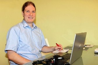 Erstaunlich viel los: Was den Stadtschreiber an Zwickau überraschte - Stadtschreiber Christian Schart bei der Arbeit. 