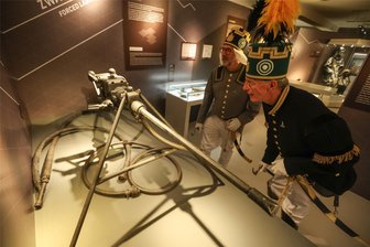 Erste Ausstellung des Kulturhauptstadtjahres: „Silberglanz & Kumpeltod“ - Smac zeigt Schau zum Bergbau - Für weniger Staub in der Lunge: ein Nassbohrer aus der Wismut-Zeit von 1950.