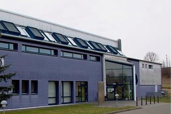 Erste Geflüchtete aus der Ukraine in Werdau angekommen - Laut Werdaus Oberbürgermeister Sören Kristensen (Unabhängige Liste) hat es Absprachen mit den Wohlfahrtsverbänden gegeben, wie bei Bedarf das Koberbachzentrum in eine Notunterkunft für Kriegsflüchtlinge umgestaltet werden kann.