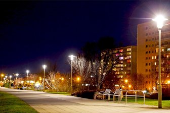 Erste große Umfrage zeigt, wie die Zwickauer ticken - Nachts fühlen sich der Umfrage zufolge 57 Prozent der Zwickauer nicht sicher. Daran hat offenbar auch bessere Beleuchtung in Parks wie hier im Muldeparadies nichts geändert.