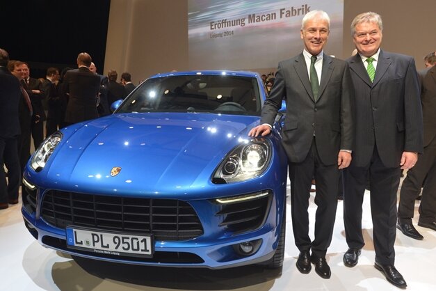 Zwei gebürtige Chemnitzer steuern Porsche: Vorstandsvorsitzender Matthias Müller (links) und der Werkschef von Leipzig Siegfried Bülow.  