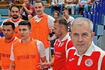 Erste Niederlage bereits abgehakt - Yevgen Ryvkin (r.), Trainer des Futsal-Teams aus Hohenstein-Ernstthal, dürfte am Samstag einen vollen Kader zur Verfügung haben. 