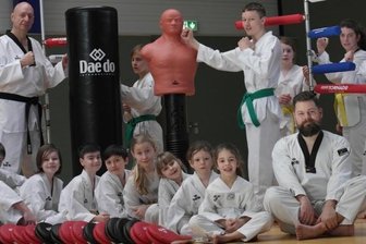 Erste Prüfungen nach langem Warten - Taekwondo-Trainer René Vanca freute sich nicht nur über erfolgreiche Prüflinge, sondern auch über neue Gesichter im Verein. 