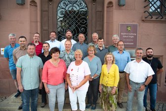 Erste Stadt im Oberen Vogtland beschließt Haushalt 2026 - Der Stadtrat in Adorf. Er hat am Montagabend einstimmig den Haushalt 2026 beschlossen.