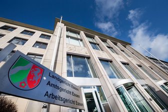 Erste Zivilprozesse um Sparkassen-Einbruch gestartet - Vor dem Landgericht Essen haben die ersten Zivilprozesse um den Einbruch in die Sparkasse Gelsenkirchen über Weihnachten 2025 begonnen. (Archivbild)