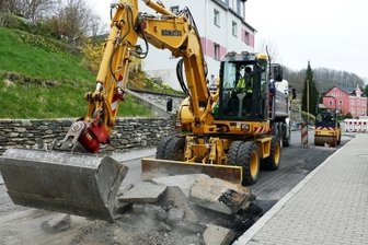 Erster Abschnitt bald fertig - Der erste Bauabschnitt auf der Dittersdorfer Straße befindet sich in den letzten Zügen und soll nächste Woche abgeschlossen werden. 