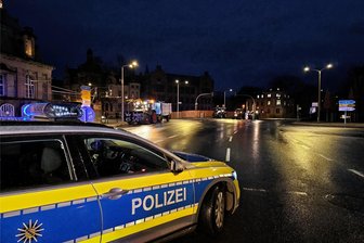Erster Bauernprotest in Zwickau: Landwirte legen Verkehr an wichtiger Kreuzung im Stadtzentrum lahm - Über die Kreuzung an der Mocca-Bar rollte 15 Minuten kein Auto. Auch die Polizei war vor Ort.