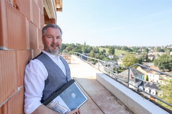 Erster Einblick in ehemalige Unger-Fabrik in Taura: Worauf können sich zukünftige Mieter freuen? - Andreas Scholz baut die ehemalige Trikotagenfabrik in Taura zu einem Wohnhaus mit 30 Wohnungen um. Nicht nur Mieter sollen davon profitieren.