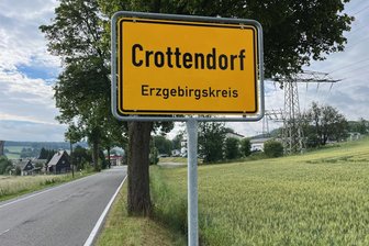 Erster lebendiger Adventskalender für Dorf im Erzgebirge geplant - In Crottendorf soll es in diesem Jahr zum ersten Mal einen lebendigen Adventskalender geben.