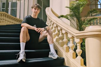 Erster Profivertrag bei den Niners Chemnitz – und doch denkt Eigengewächs Luca Kellig schon über einen Wechsel nach - Luca Kellig im Foyer des Teamhotels der Niners Chemnitz im schweizerischen Yverdon-les-Bains.