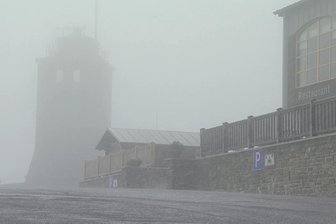 Erster Schnee der Saison auf dem Fichtelberg -