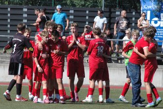 Erster Sieg unter neuen Regeln: Rochlitzer Juniorenfußballer schlagen Lokomotive Leipzig -