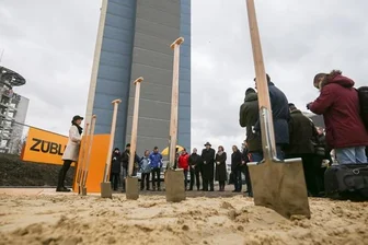 Erster Spatenstich am Technischen Rathaus -