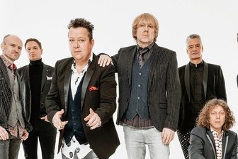 Erstes Album nach sechs Jahren: Die Prinzen sind zurück - Wolfgang Lenk (Tenor, Gitarre, Keyboard), Mathias Dietrich (Bassgitarre), Sebastian Krumbiegel (Tenor, Klavier), Tobias Künzel (Bariton, Keyboard), Jens Sembdner (Bass, Klavier), Alexander Zieme (Schlagzeug) und Henri Schmidt (Bariton) sind Die Prinzen.