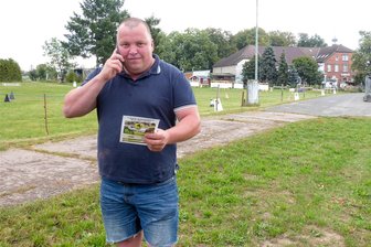 Erstes Dorf- und Vereinsfest in Altmittweida: Einwohner nehmen die Organisation selbst in die Hand - Thomas Rodewohl hat im Festkomitee die Fäden für die Veranstaltung in die Hand genommen. Er kümmert sich um die Vorbereitungen auf dem Festgelände und den Programmablauf.
