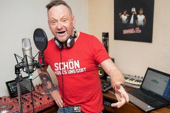 DJ Engel B alias Falk Engert freut sich auf Publikum.