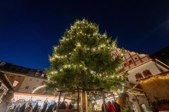 Erstes Plauener Winterdorf schließt: Soll es nächstes Jahr eine Neuauflage geben? - Das erste Plauener Winterdorf kam bei Händlern und Besuchern gut an.