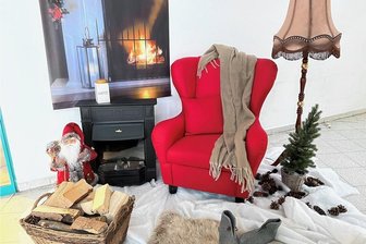 Erstmals "Adventszauber" im Ring-Center Schwarzenberg - Das gemütliche Plätzchen für den Weihnachtsmann am Kamin ist bereitsreserviert.