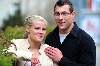 Erstmals als Ehepaar gemeinsam an der Hantel - Nun als Ehepaar aktiv: Julia und Tom Schwarzbach. 