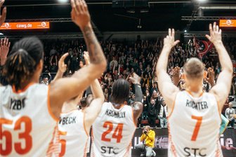 Erstmals im Viertelfinale: Wie es für die Niners Chemnitz im Europe Cup weitergehen könnte - Im Europe Cup hatten die Niners bisher nach elf von zwölf Spielen Grund zum Jubeln. In der K.o.-Runde warten nun schwere Gegner.
