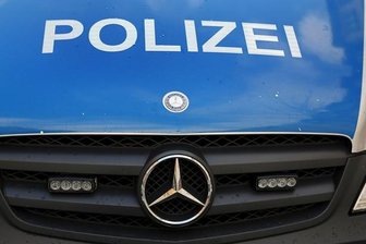Ertappter Schwarzfahrer beleidigt Busfahrer und beschädigt Bus -