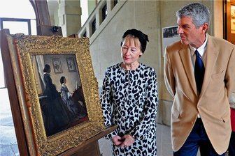 Erwünschter Aderlass - Eine der wenigen öffentlich verkündeten Rückgaben: Im Jahr 2013 trennten sich die Kunstsammlungen Chemnitz vom Gemälde "Am Klavier" des Künstlers Fritz Schider. Die Museumsleiterin Ingrid Mössinger übergab es Marc R. Goldschmidt, einem der Erben des ehemaligen Besitzers. 