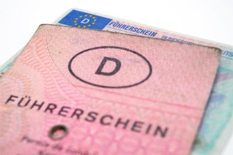 Erzgebirge: Andrang bei Behörde für Fahrerlaubnis - Begehrtes Dokument.