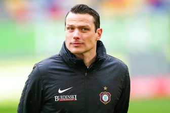 Erzgebirge Aue: Ex-Veilchen liest und plaudert über Liverpool-Zeiten - Ex-Veilchen Marc Hensel schlüpft in die Vorleserrolle.