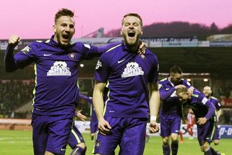 Erzgebirge Aue feiert 4:0-Heimsieg gegen Halle - 