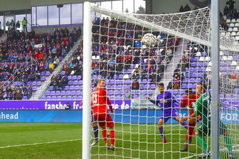 Erzgebirge Aue feiert wichtigen Heimsieg gegen Paderborn - Das erste Tor für den FC Erzgebirge Aue fiel in der elften Minute.