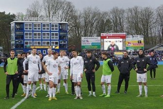Erzgebirge Aue führt zweimal in Meppen - und fährt mit leeren Händen zurück ins Erzgebirge - Nach Abpfiff in Meppen: Geknickte Veilchen