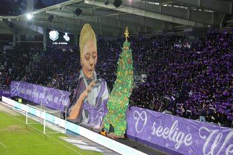 Erzgebirge Aue: Große Mettenschicht zum Jahresfinale – und auch drei Punkte? - Vor zwei Jahren überraschte die aktive Fanszene der Veilchen zur Mettenschicht mit einer aufwändigen Choreografie.