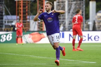 Erzgebirge Aue holt Punkt gegen Bielefeld - Männel schwerer verletzt - Aues Pascal Köpke bejubelt sein Tor zum 1:0.