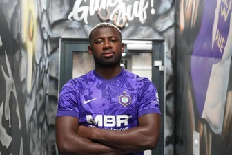 Erzgebirge Aue nimmt Linksverteidiger Jamilu Collins unter Vertrag - Linksverteidiger Jamilu Collins wechselt zum FC Erzgebirge Aue.