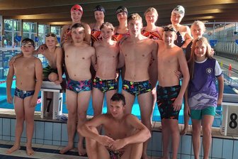 Erzgebirge Aue: Schwimmer aus dem Erzgebirge trainieren unter italienischer Sonne - Einige Talente der Abteilung Schwimmen des FCE haben in Italien an ihren Leistungen gefeilt.