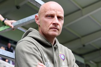 Erzgebirge-Aue-Sportchef Heidrich nach bescheidenem Saisonstart: „Jetzt gilt es, ruhig zu bleiben“ - Sportchef Matthias Heidrich hadert mit dem Auftritt in Saarbrücken.