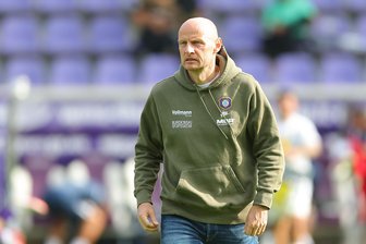 Erzgebirge Aue trifft auf Energie: „Fahren nicht als Kanonenfutter nach Cottbus“ - Sportgeschäftsführer Matthias Heidrich kann zum Auswärtsspiel in Cottbus laufen. Ob er diesmal wieder einen Sieg bejubeln kann?