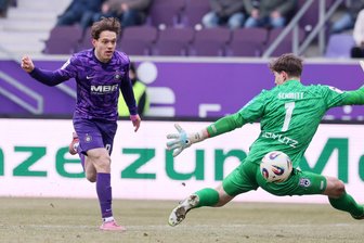 Erzgebirge Aue verliert nach Lord-Patzer, Pepic-Tor und Malone-Rot gegen Dotchevs SSV Ulm - Mika Clausen ließ die Riesenchance auf das Führungstor liegen.