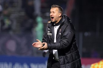 Erzgebirge Aue vor Derby gegen Energie Cottbus: „Dürfen uns nicht von der Tabelle leiten lassen“ - Cheftrainer Christoph Dabrowski will gegen Energie Cottbus den ersten Sieg einfahren.
