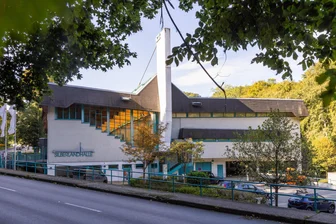 Erzgebirge: Beleuchtung der Silberlandhalle wird auf LED-Technik umgerüstet - Die Beleuchtung in der Silberlandhalle wird auf LED-Technik umgerüstet.
