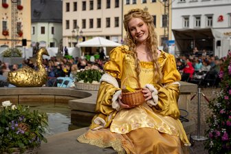 Erzgebirge: Die coolsten Outfits bei Fabulix - Jasmin Großmann als Goldmarie: eines von insgesamt fünf verschiedenen Outfits, mit denen sie bei Fabulix die Blicke auf sich gezogen hat.