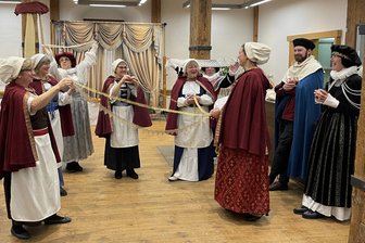 Erzgebirge: Erlebnistag dreht sich rund um Posamente - Eine Szene aus dem Renaissance-Tanz.