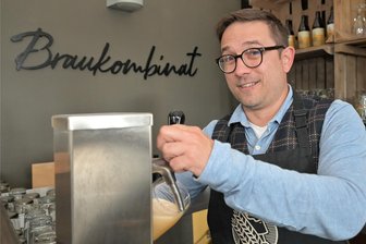 Erzgebirge feiert neues Brauereifest: In Schneeberg steigt am Wochenende die erste Steiger-Kirmes - Denny Helmer vom Braukombinat lädt am Wochenende zur ersten Steiger-Kirmes in Schneeberg ein.