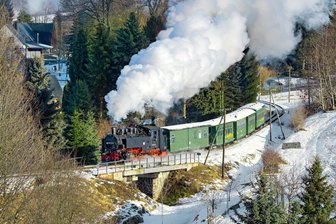 Erzgebirge: Fichtelbergbahn dampft ins neue Jahr - Ein Erlebnis: Mit der Fichtelbergbahn durchs Erzgebirge.