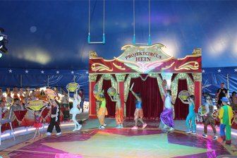 Erzgebirge: Kinder stehen bei Projektzirkus im Rampenlicht - Die Kinder konnten in die Welt der Artistik, Jonglage und Clownerie eintauchen, indem sie selbst zu Akteuren in der Manege wurden.