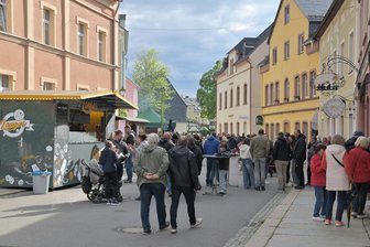 Erzgebirge: Lange Einkaufs- und Erlebnisnacht in einer Stadt - Die Einkaufs- und Erlebnisnacht in Zwönitz ist gut besucht gewesen.