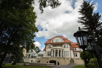 Erzgebirge: Malen, Musik und entspannte Gespräche unter einem Dach - In der Baldauf-Villa gibt es eine neue Veranstaltung unter dem Titel „Afterwork & Paint – ein kreativer Feierabend“.