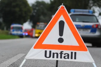 Erzgebirge: Mountainbiker bei Unfall verletzt - Der Mountainbiker musste ins Krankenhaus gebracht werden.