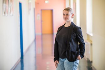 Erzgebirge: Schülerin sagt Kultusminister, wo es klemmt - Sanya Hoffmann ist bisher Schülersprecherin an der Turley-Oberschule gewesen. Weil in diesem Schuljahr die Prüfungen anstehen, übt sie das Amt nun nicht mehr aus.