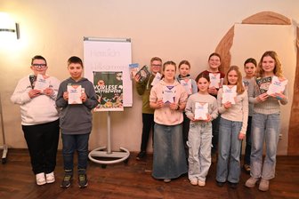 Erzgebirge: Sechstklässlerin aus Ehrenfriedersdorf gewinnt Vorlesewettbewerb - Zehn Lesetalente aus Schulen des ehemaligen Landkreises Annaberg haben am Kreisentscheid des 66. Vorlesewettbewerbs des Deutschen Buchhandels teilgenommen.